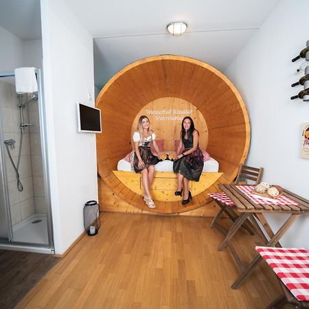 Winzerhof Kuessler - Weinviertel Hotel Stillfried ภายนอก รูปภาพ