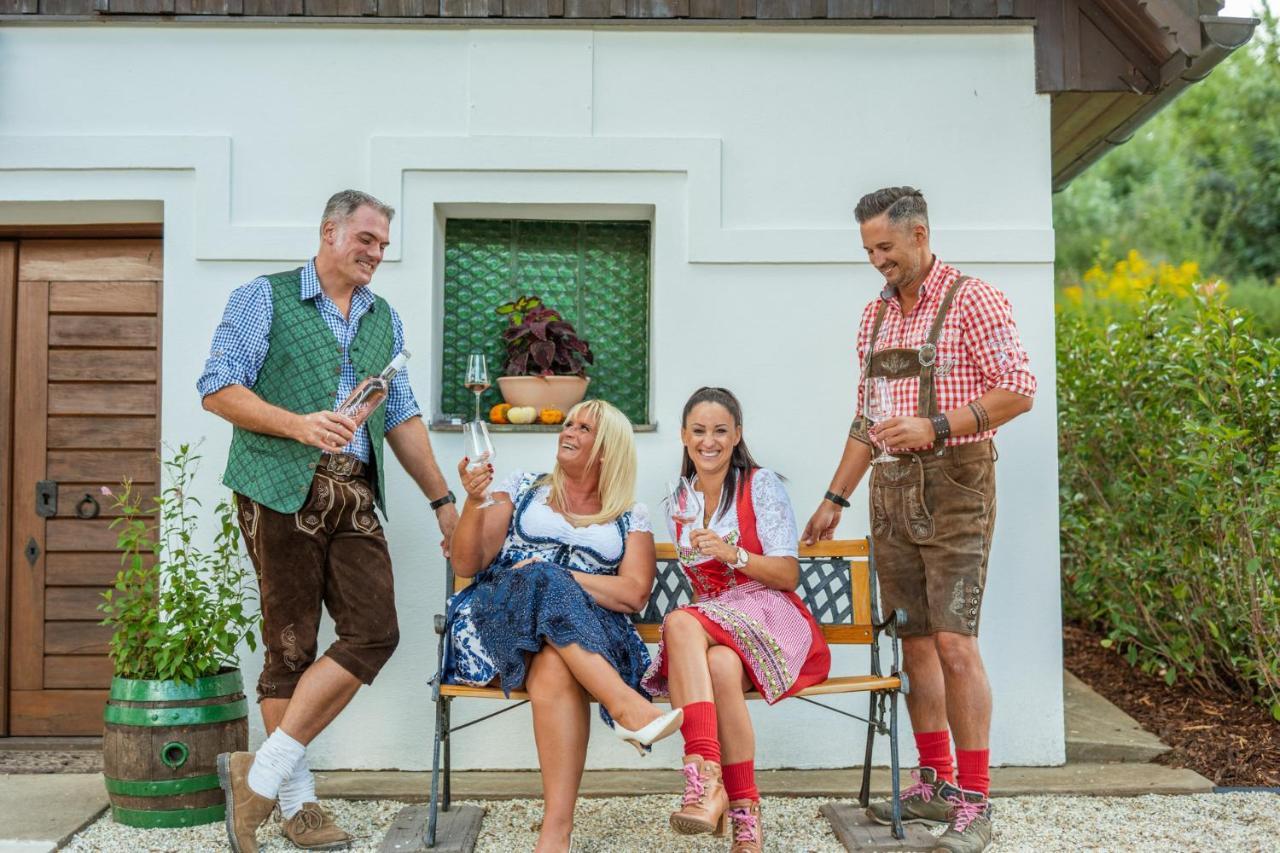 Winzerhof Kuessler - Weinviertel Hotel Stillfried ภายนอก รูปภาพ