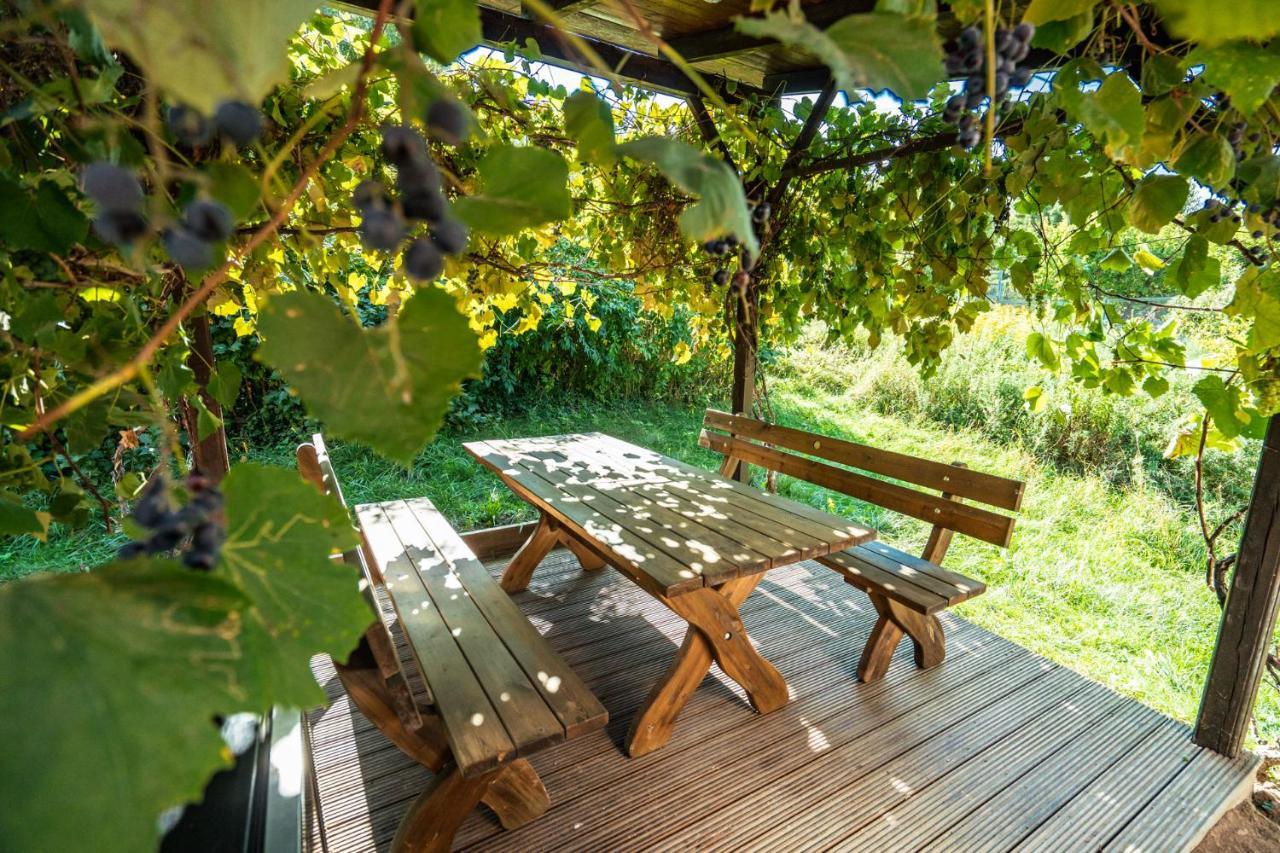 Winzerhof Kuessler - Weinviertel Hotel Stillfried ภายนอก รูปภาพ