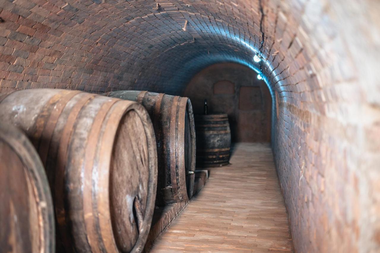 Winzerhof Kuessler - Weinviertel Hotel Stillfried ภายนอก รูปภาพ