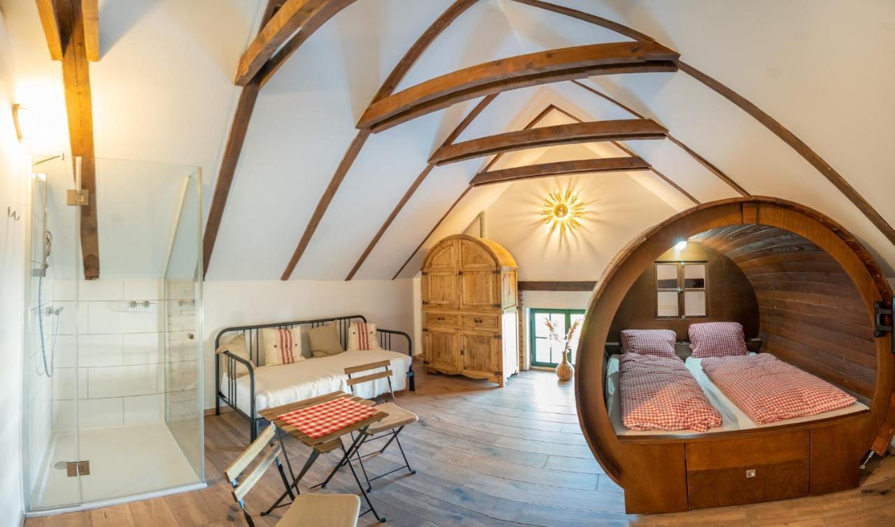 Winzerhof Kuessler - Weinviertel Hotel Stillfried ภายนอก รูปภาพ