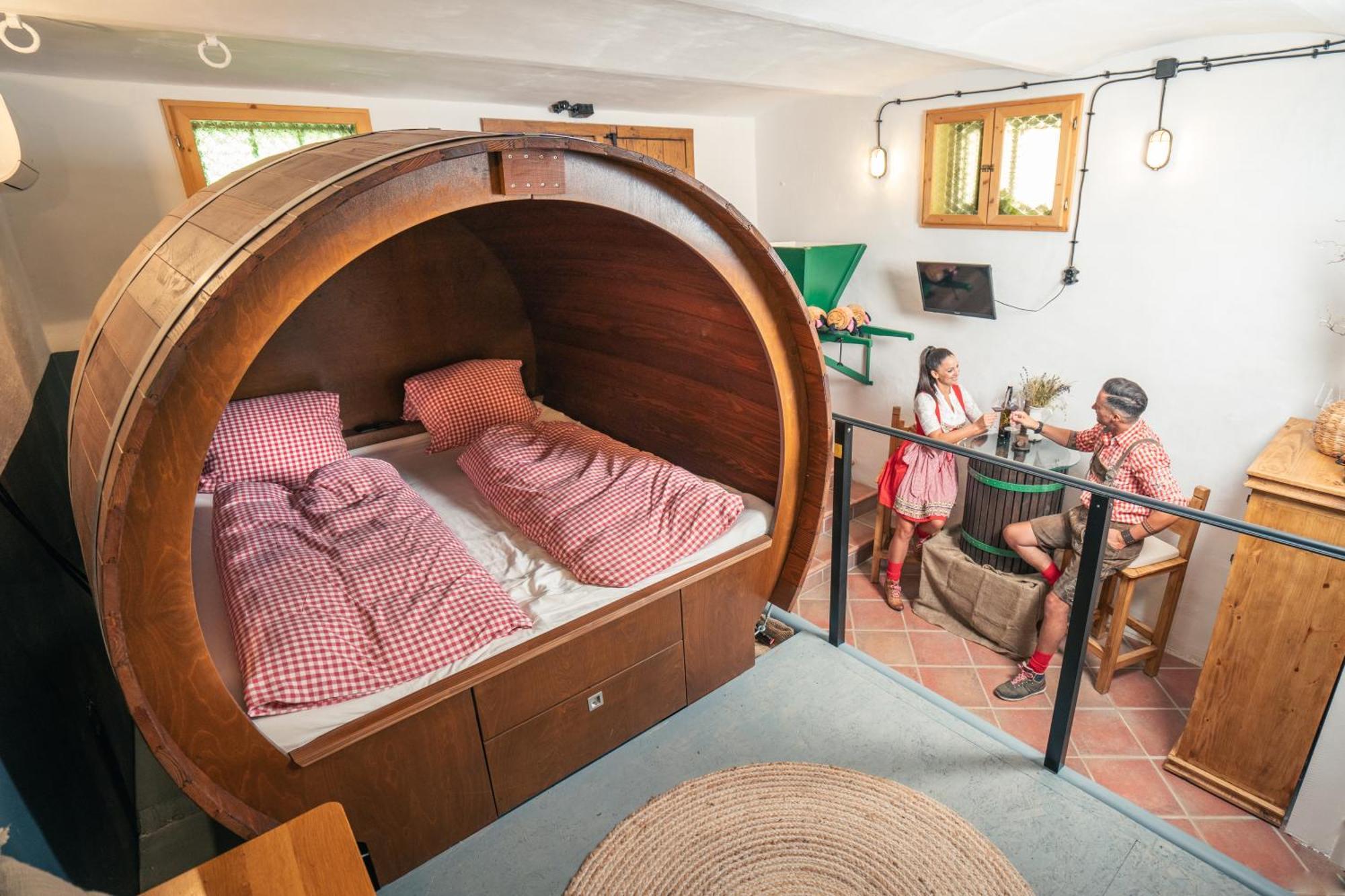 Winzerhof Kuessler - Weinviertel Hotel Stillfried ภายนอก รูปภาพ
