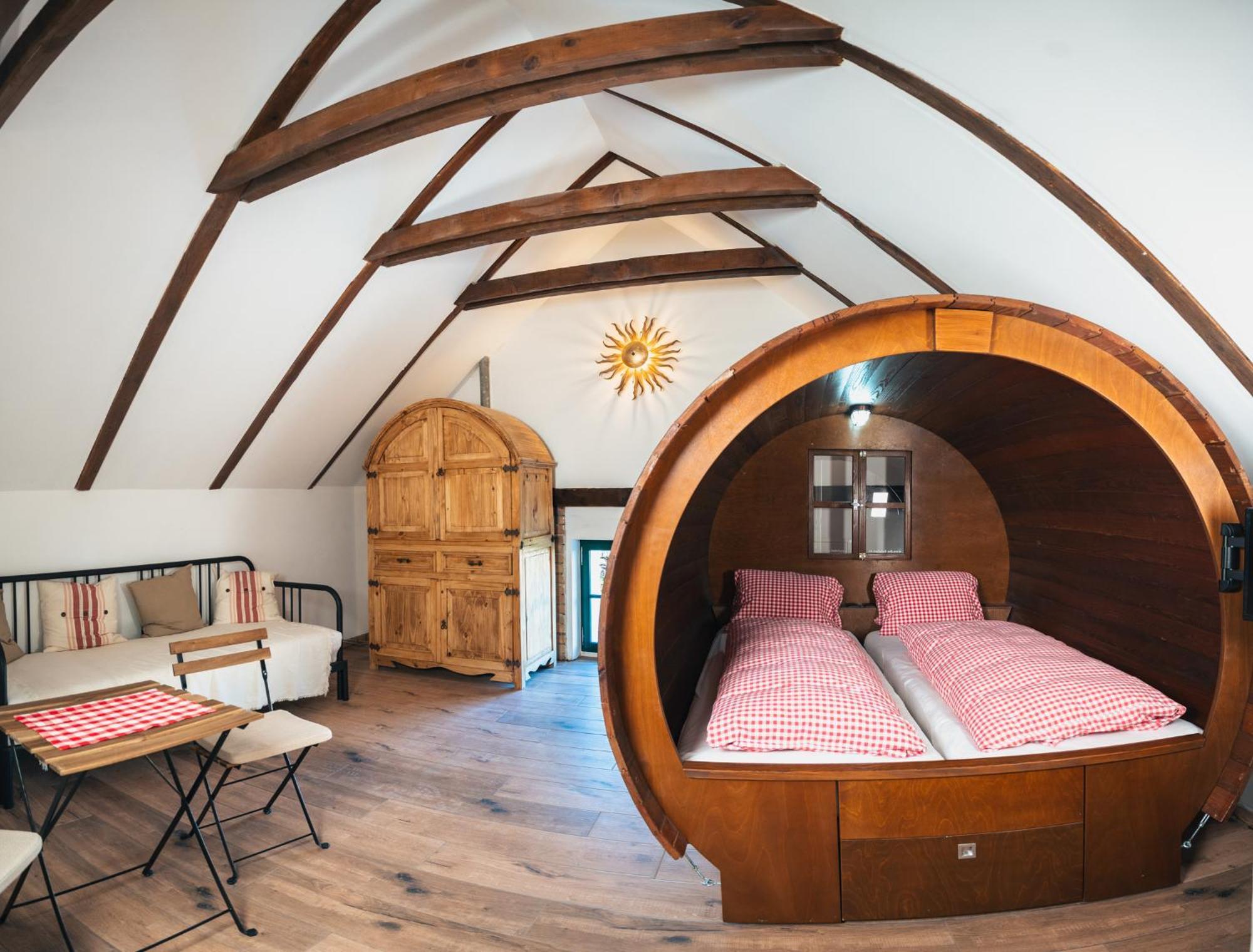 Winzerhof Kuessler - Weinviertel Hotel Stillfried ภายนอก รูปภาพ