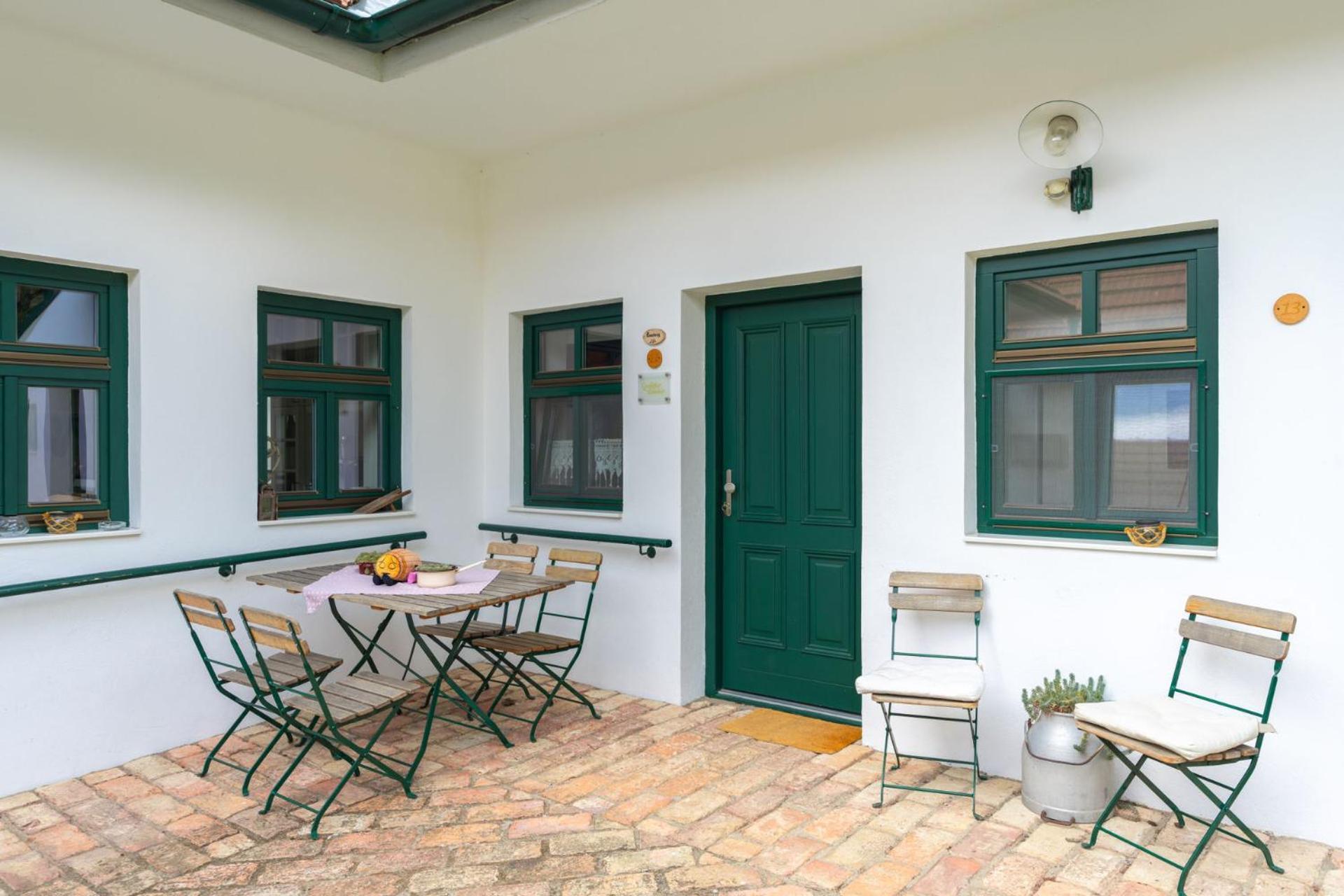 Winzerhof Kuessler - Weinviertel Hotel Stillfried ภายนอก รูปภาพ