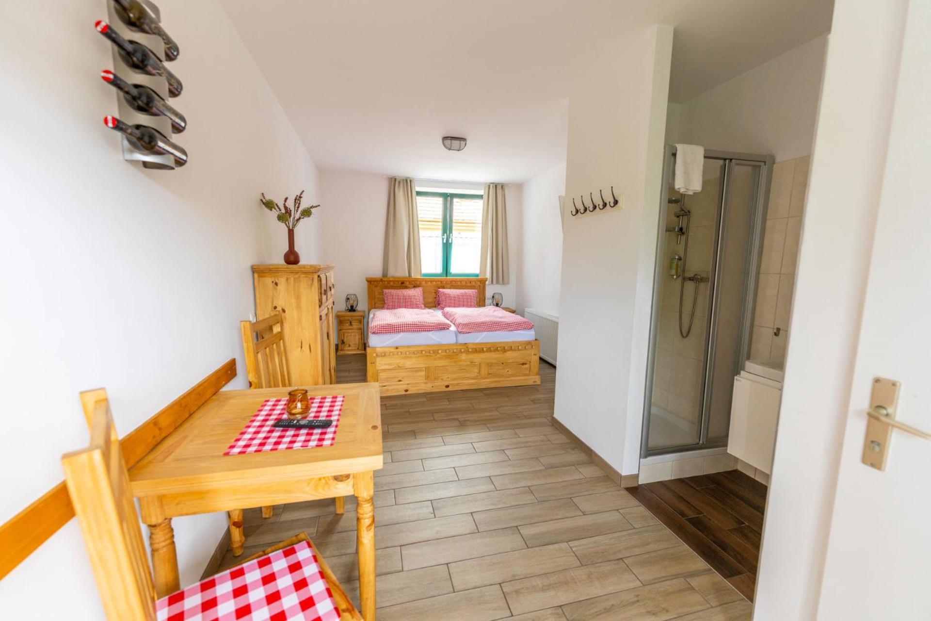 Winzerhof Kuessler - Weinviertel Hotel Stillfried ภายนอก รูปภาพ