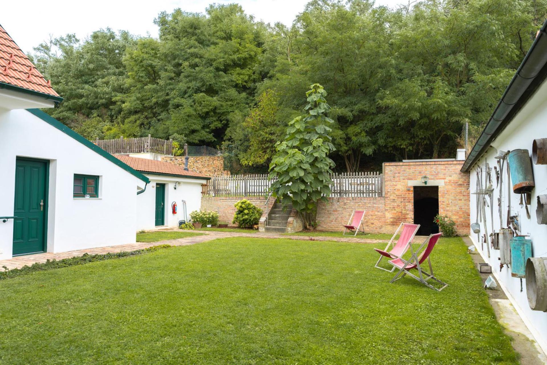Winzerhof Kuessler - Weinviertel Hotel Stillfried ภายนอก รูปภาพ
