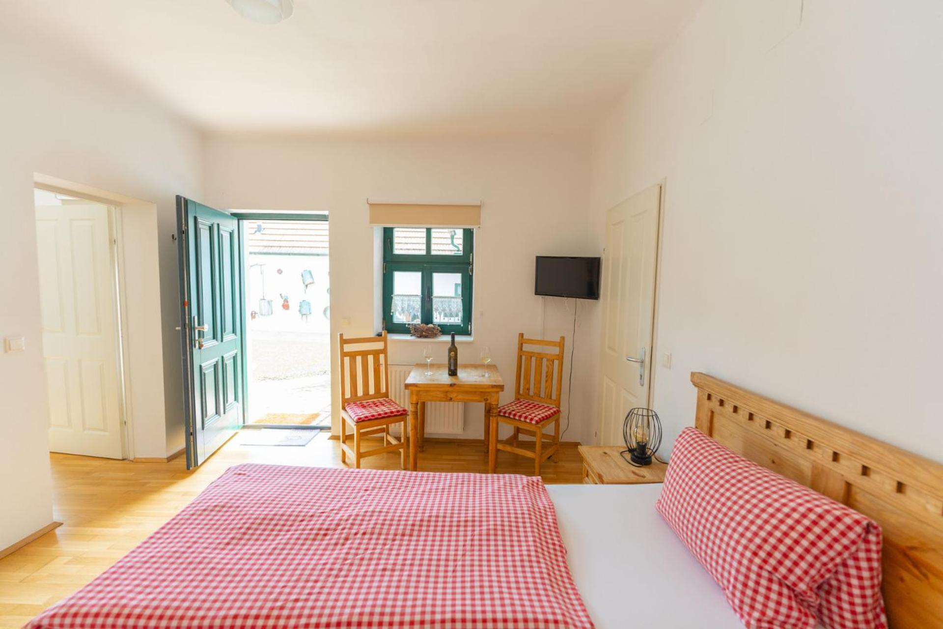 Winzerhof Kuessler - Weinviertel Hotel Stillfried ภายนอก รูปภาพ