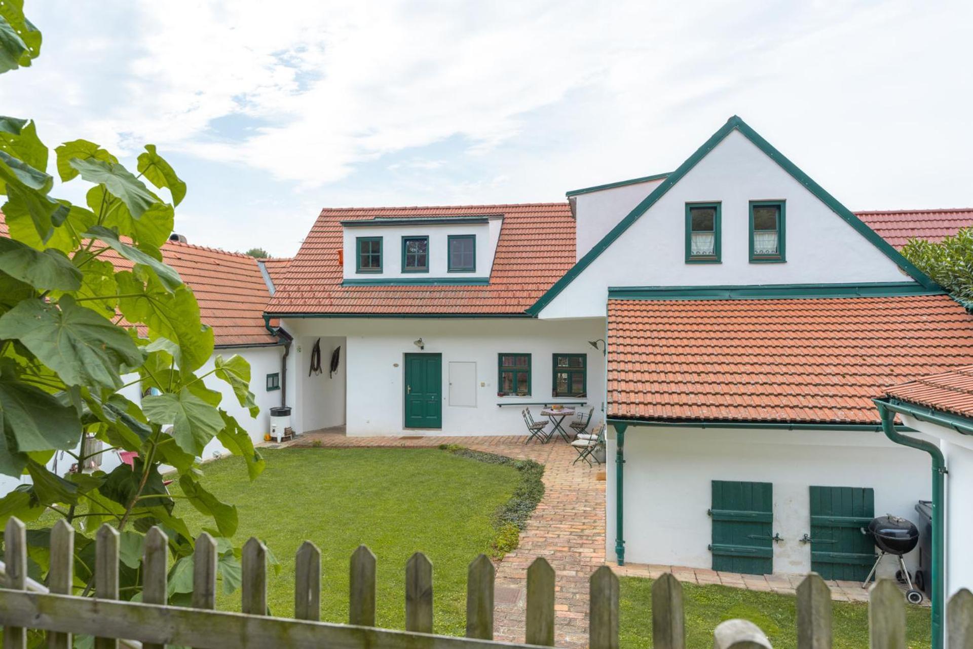 Winzerhof Kuessler - Weinviertel Hotel Stillfried ภายนอก รูปภาพ